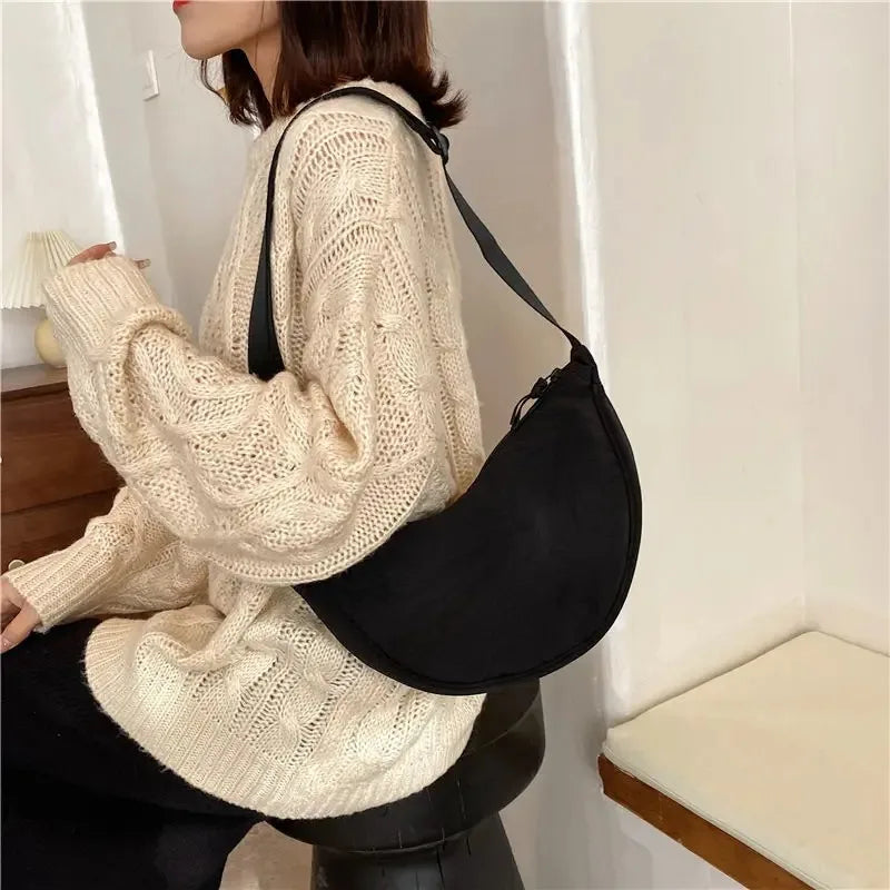 Bolso Brisa negro llevado en cruzado